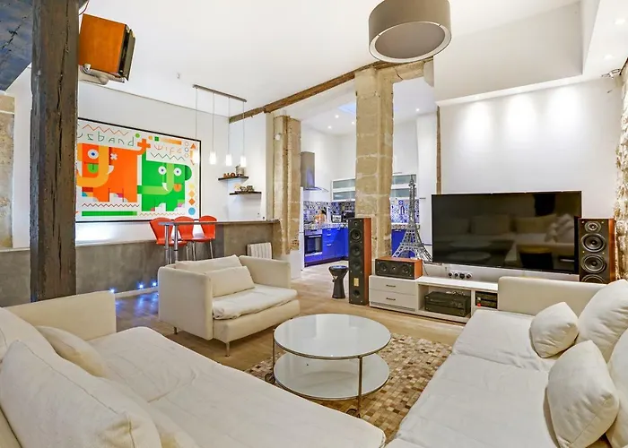 Luxury Loft Center Of דירה *